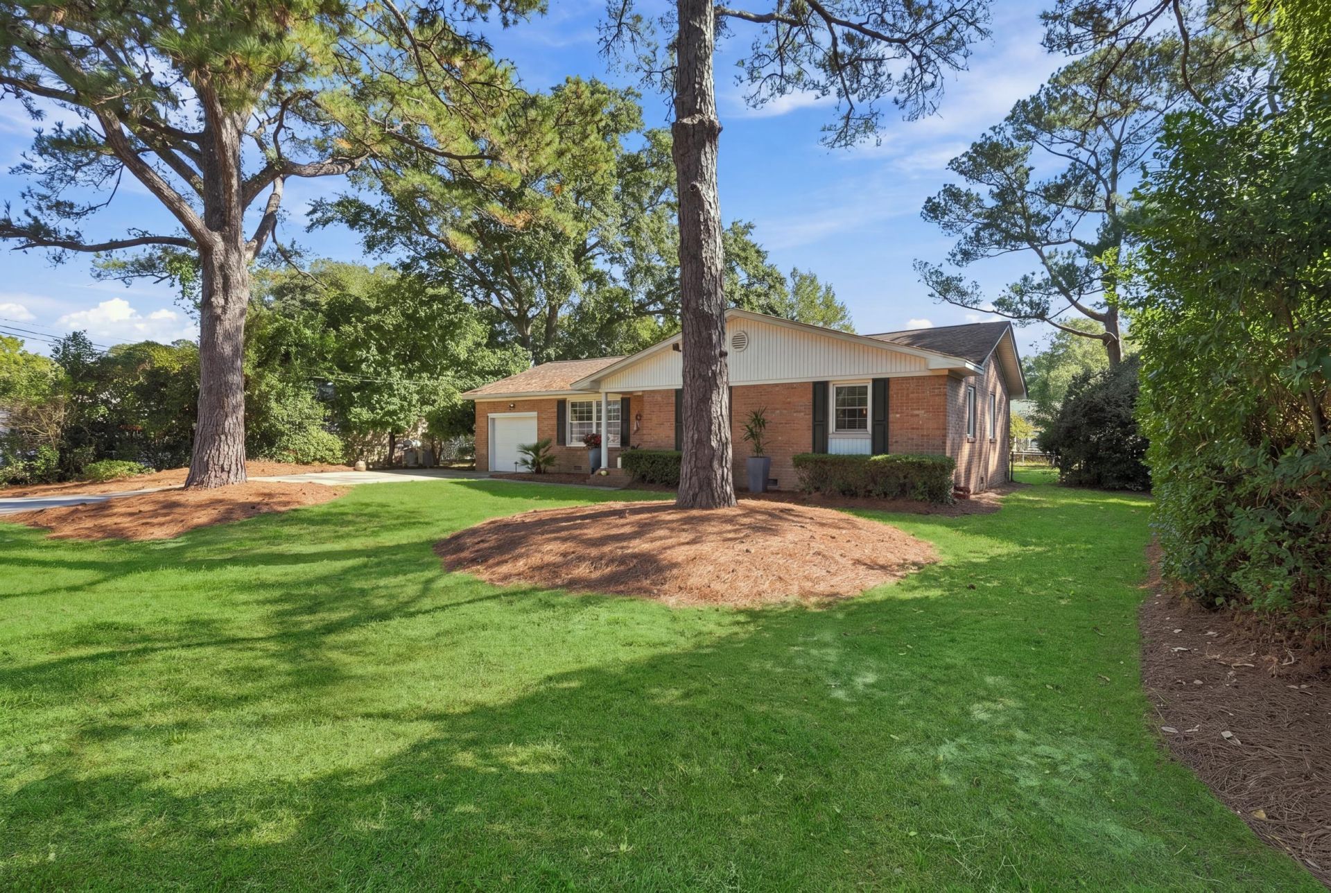 1060 Woodside Drive Photo 8