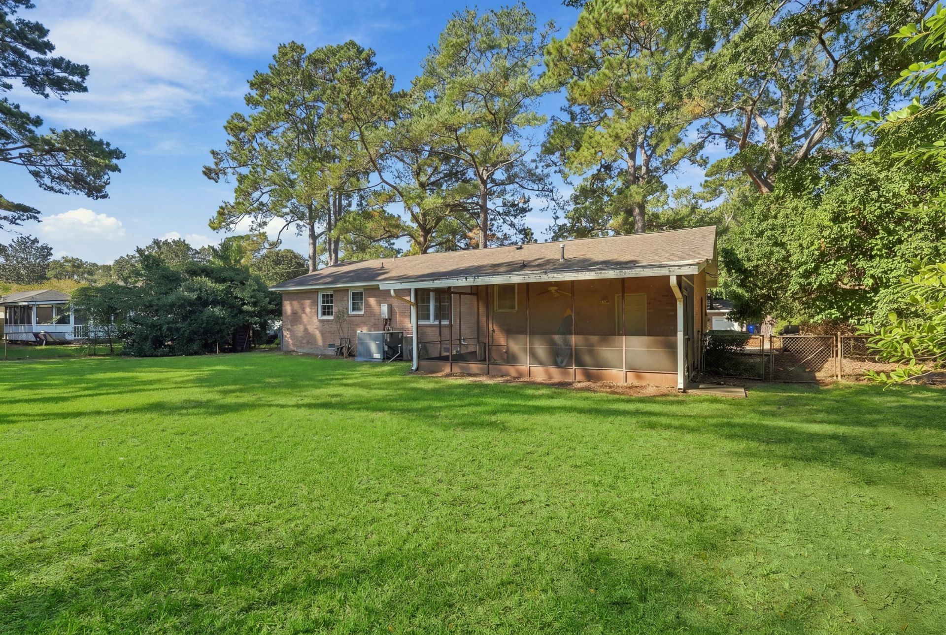 1060 Woodside Drive Photo 9