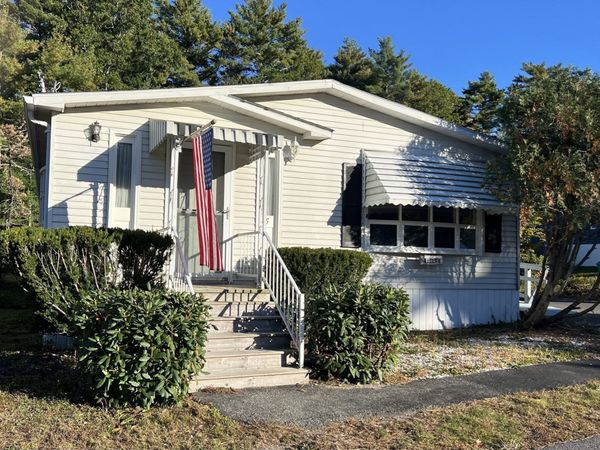 6 Truman, Carver, MA 02330
