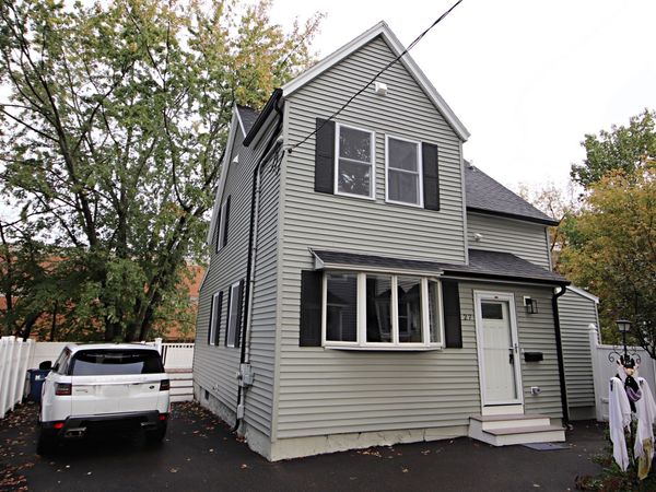 27 Holbrook Court, Unit 1, Melrose, MA 02176