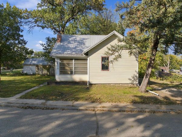 210 Poplar Avenue, Waterloo, IA 50703