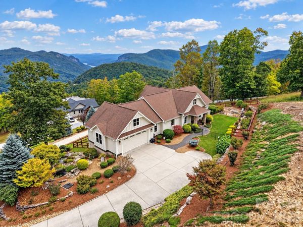 57 Mountainaire Court, Hendersonville, NC 28792