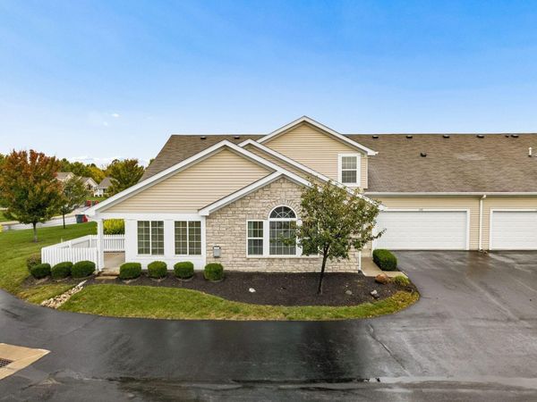 1717 Chestnut Farms Loop , Grove City, OH 43123