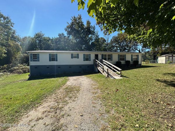 3205 Deanswood Drive , Kinston, NC 28504
