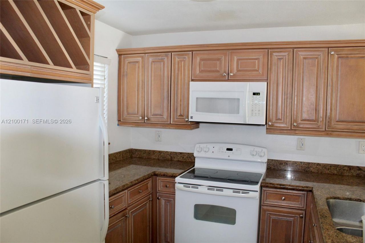 13446 SW 62nd St , Unit 107E, Miami, FL 33183 Photo