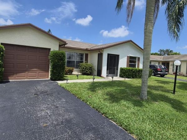 4490 Pine Garden Ln , Lake Worth, FL 33467