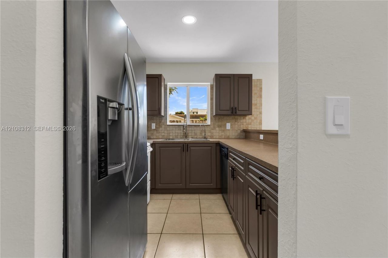 2425 NW 52nd St , Miami, FL 33142 Photo