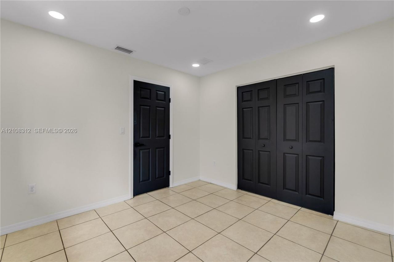 2425 NW 52nd St , Miami, FL 33142 Photo