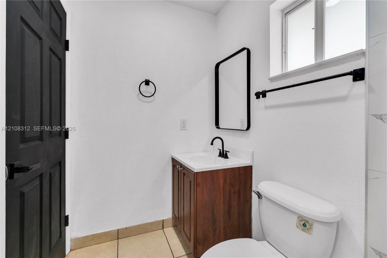 2425 NW 52nd St , Miami, FL 33142 Photo