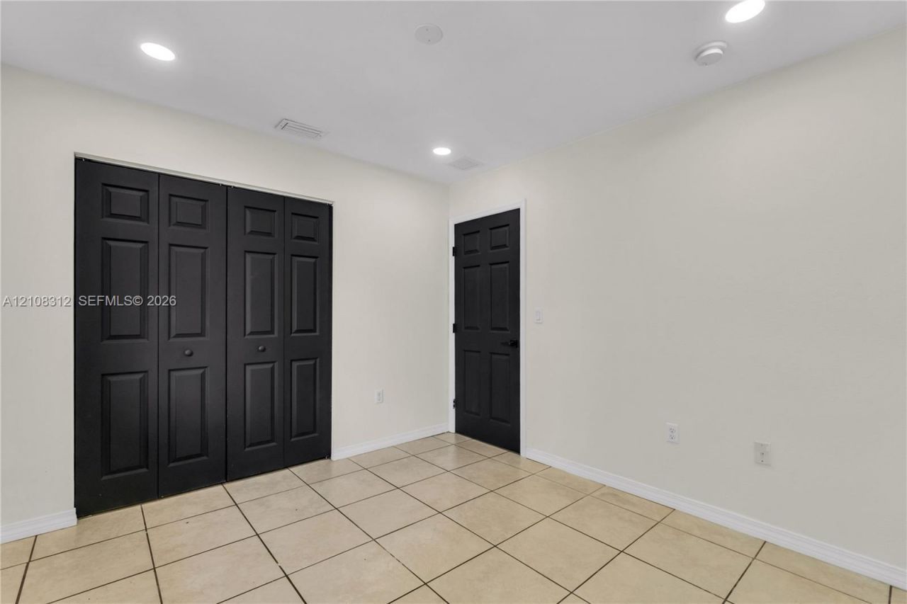2425 NW 52nd St , Miami, FL 33142 Photo