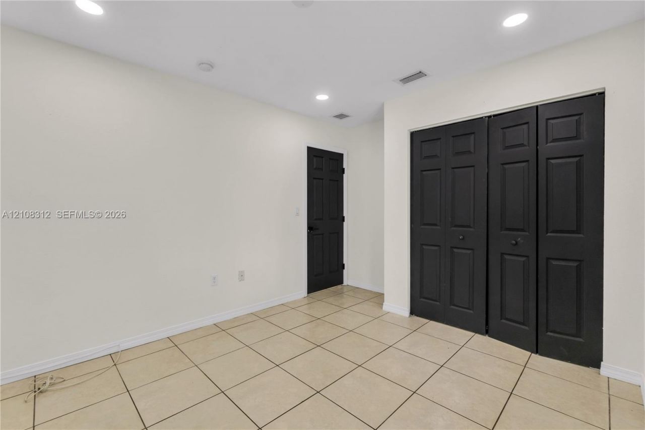 2425 NW 52nd St , Miami, FL 33142 Photo