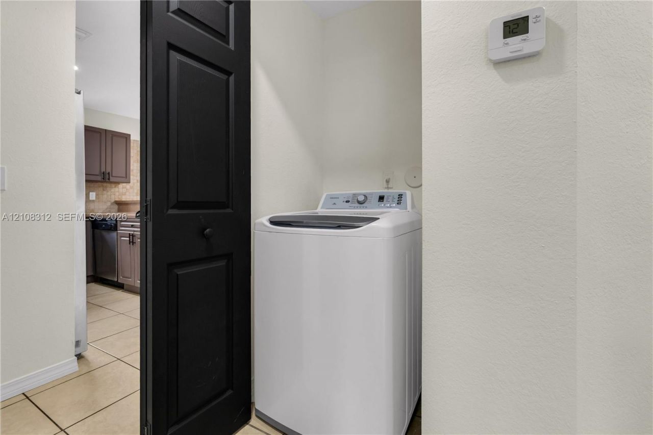 2425 NW 52nd St , Miami, FL 33142 Photo
