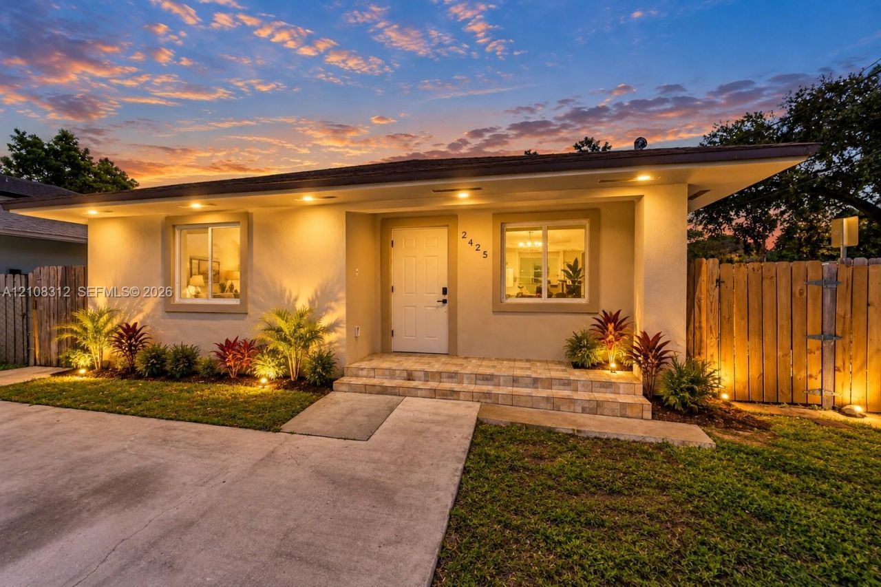 2425 NW 52nd St , Miami, FL 33142 Photo
