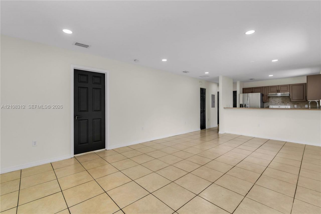 2425 NW 52nd St , Miami, FL 33142 Photo