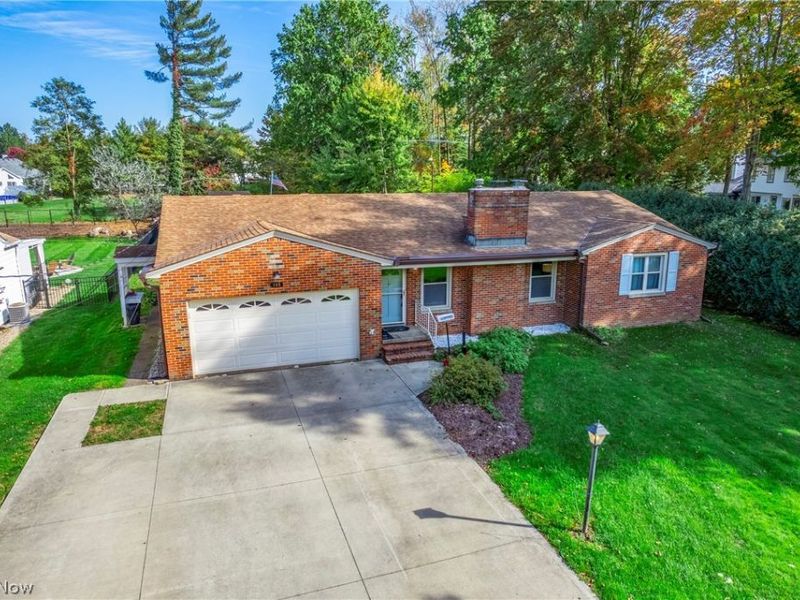 135 Foresthill Drive, Amherst, OH 44001 Photo 4