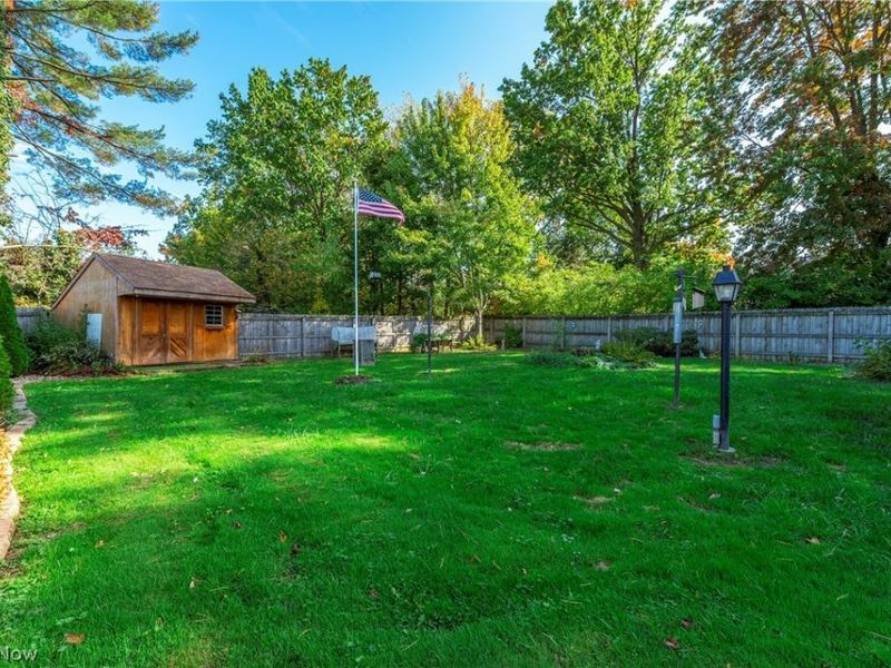 135 Foresthill Drive, Amherst, OH 44001 Photo 8