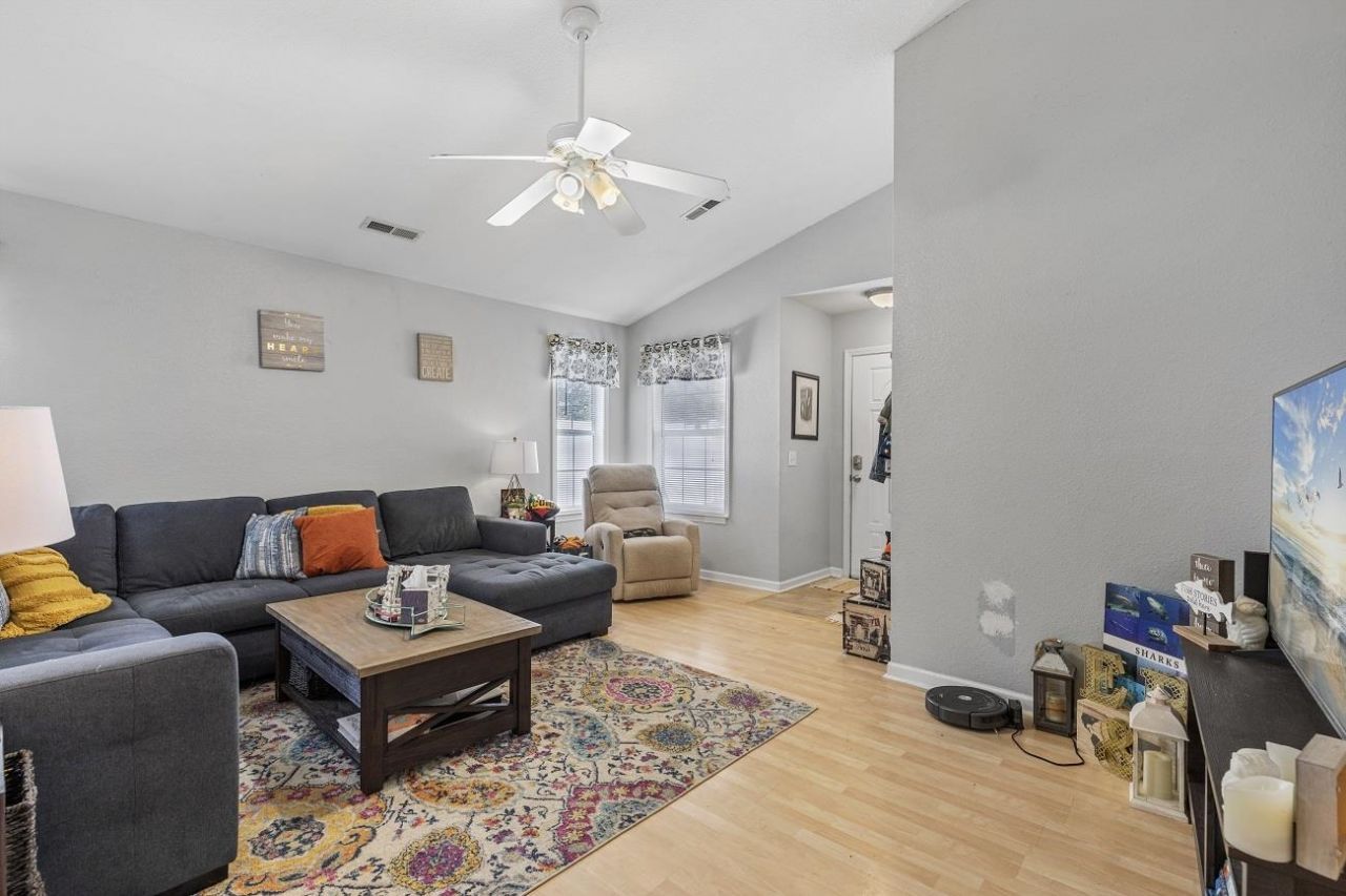 502 Callalily Ct. Photo 7