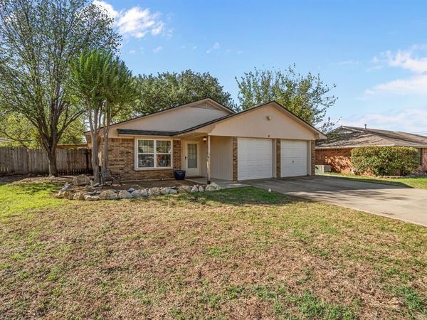 102 Allen Drive, Sanger, TX 76266