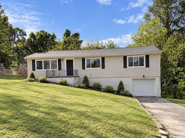 375 Greens Lake Circle, Rossville, GA 30741