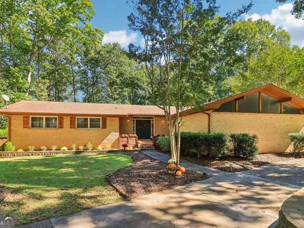 16 Perthshire Drive, Peachtree City, GA 30269
