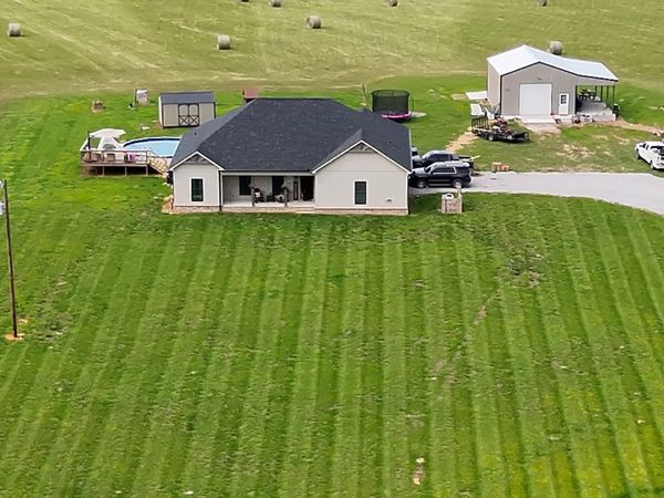 1376 Salem Rd , Minor Hill, TN 38473