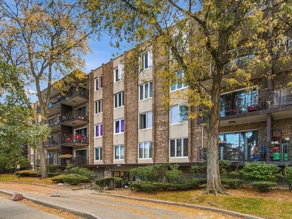 5501 Lincoln Avenue , Unit 206, Morton Grove, IL 60053
