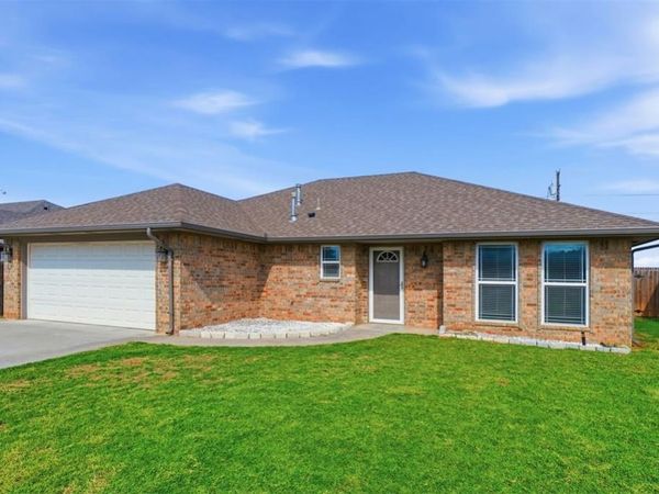 107 Breckenridge Drive, Elk City, OK 73644