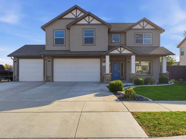 4520 NW Commons Drive, Pasco, WA 99301