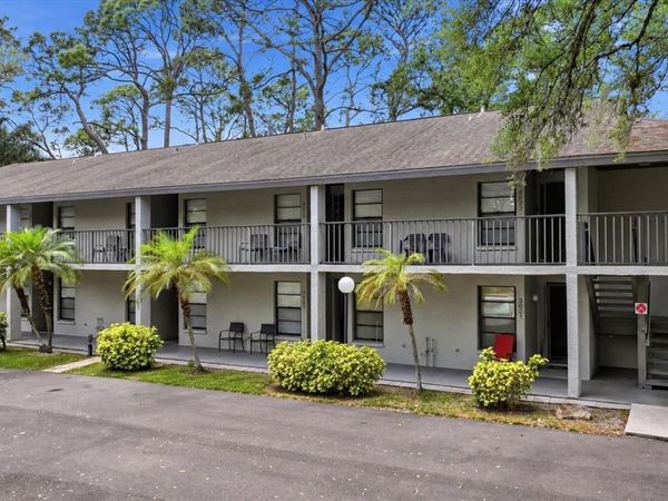 3025 QUAIL HOLLOW , Unit 3025, SARASOTA, FL 34235
