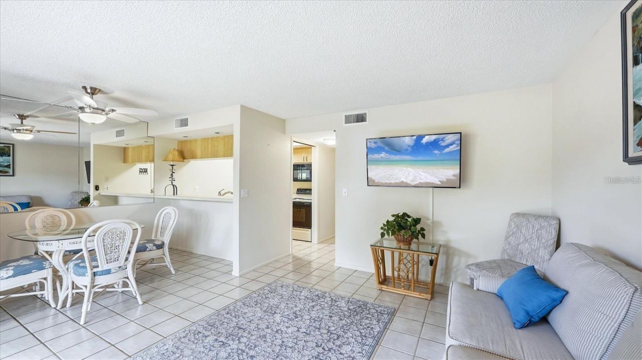 3025 Quail Hollow , Unit 3025, Sarasota, FL 34235 Photo
