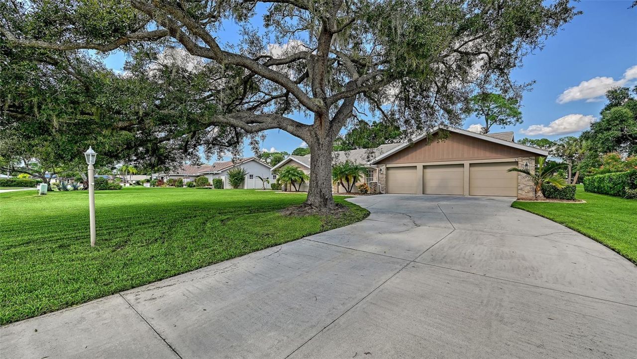 7913 Broadmoor Pines Boulevard , Sarasota, FL 34243 Photo