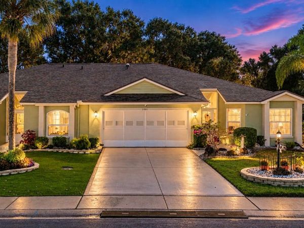 2001 GARDENIA LANDINGS LANE , SUN CITY CENTER, FL 33573