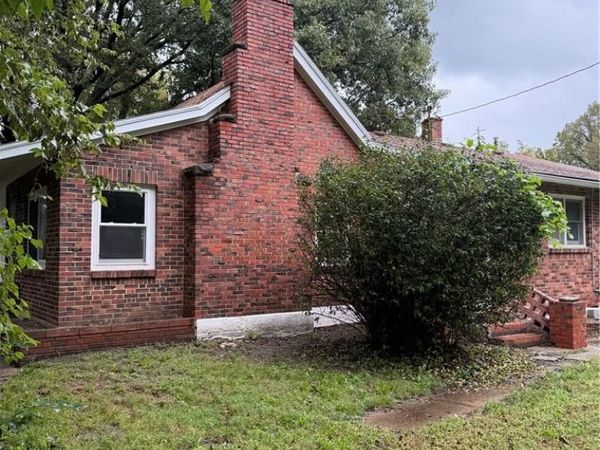 3325 Iowa Terrace, Ottawa, KS 66067