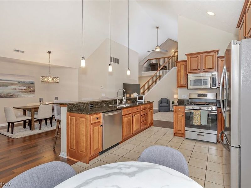 312 W Legend Court, Unit C, Highland Heights, OH 44143 Photo 10