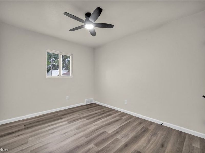 6330 Stonecrest Drive, Brook Park, OH 44142 Photo 8