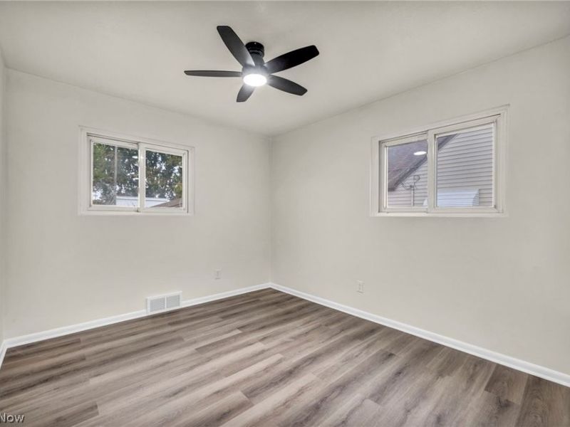 6330 Stonecrest Drive, Brook Park, OH 44142 Photo 9