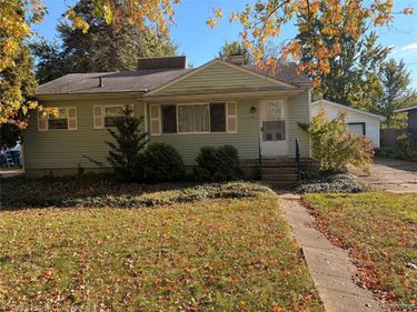 1273 W Oregon Street , Lapeer, Mi 48446