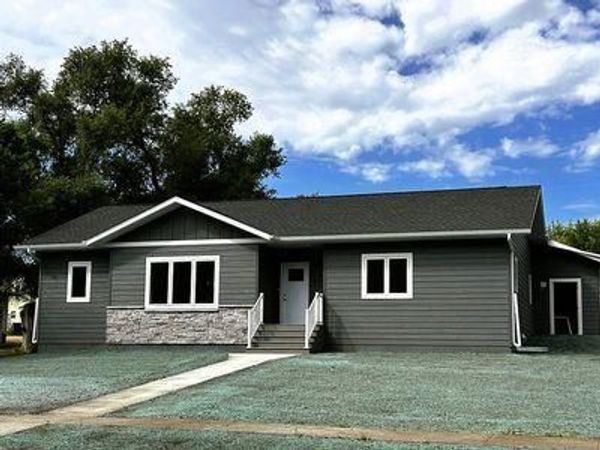902 Forest Street , Lisbon, ND 58054