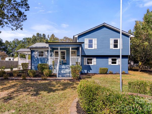 309 Catawba Circle N, Matthews, NC 28104