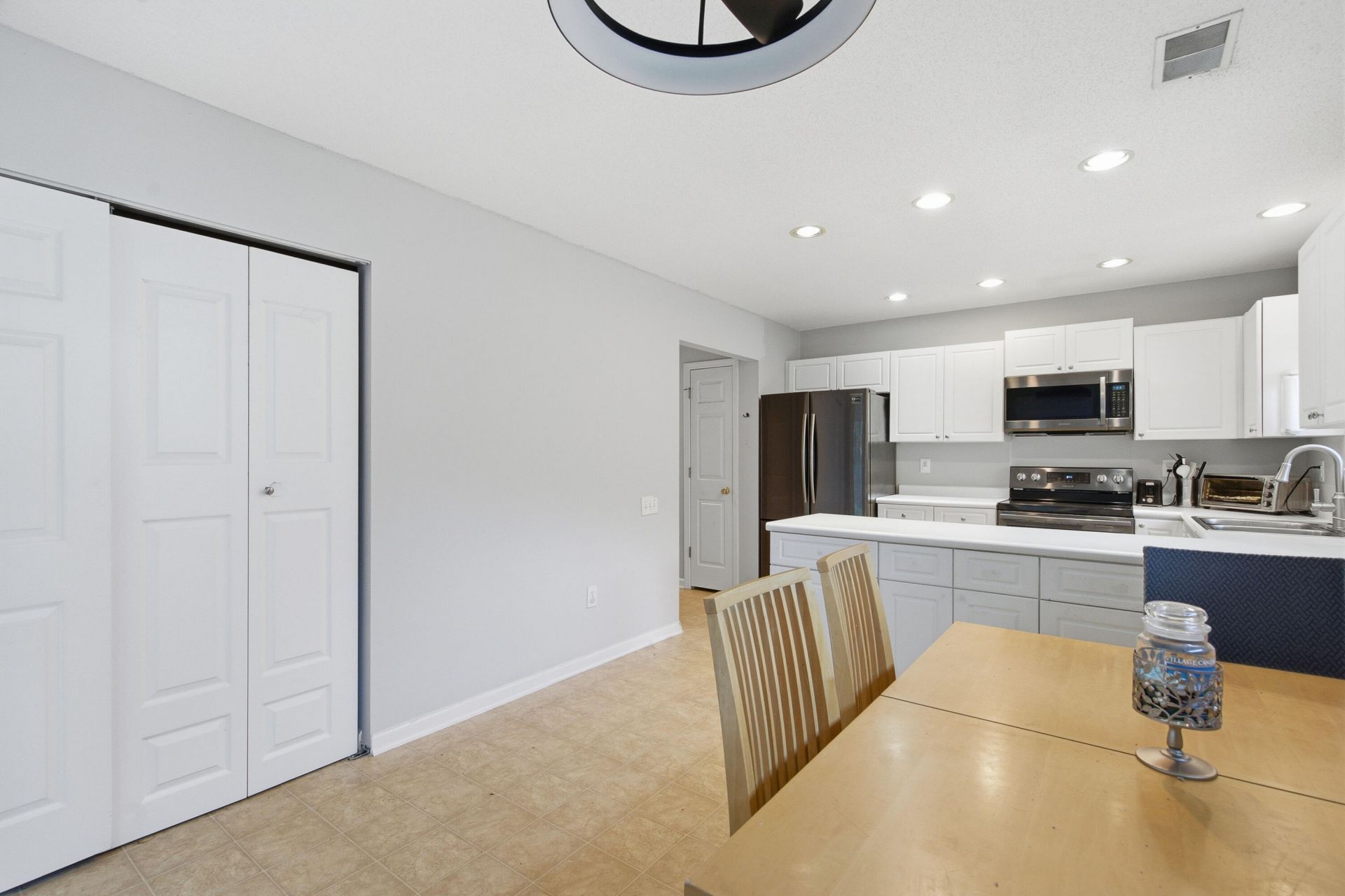 9244 Ayscough Road Photo 26