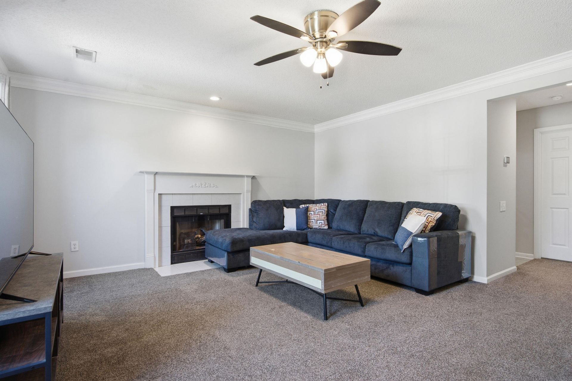 9244 Ayscough Road Photo 9
