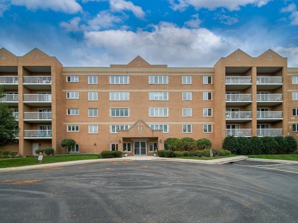 7450 N Waukegan Road , Unit 309, Niles, IL 60714