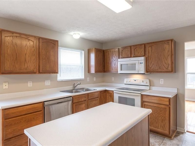 6750 Waterview Way, Huber Heights, OH 45424 Photo 10
