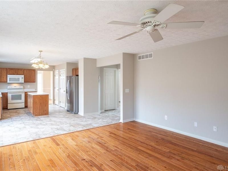6750 Waterview Way, Huber Heights, OH 45424 Photo 11