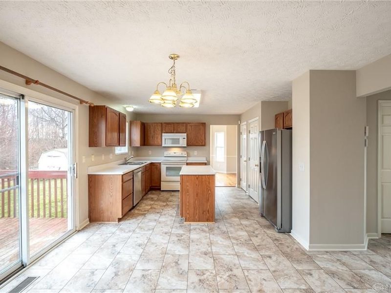 6750 Waterview Way, Huber Heights, OH 45424 Photo 7