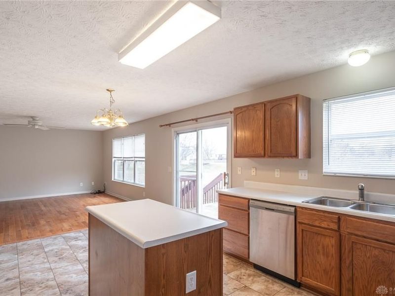 6750 Waterview Way, Huber Heights, OH 45424 Photo 8