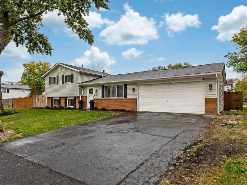 2489 Parlin Drive, Grove City, OH 43123 Photo 2