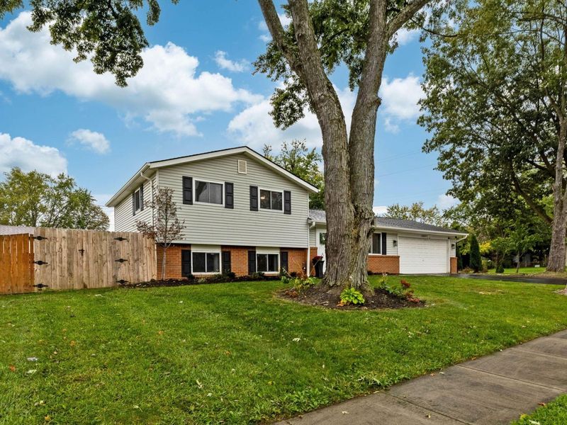 2489 Parlin Drive, Grove City, OH 43123 Photo 3