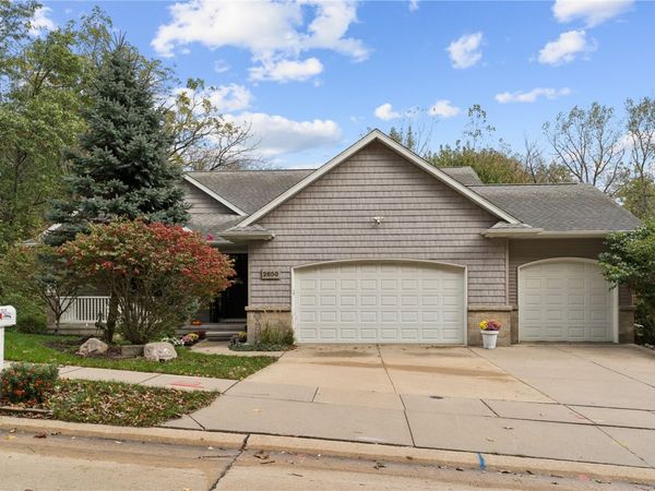 2650 Adirondack Dr NE, Cedar Rapids, IA 52402