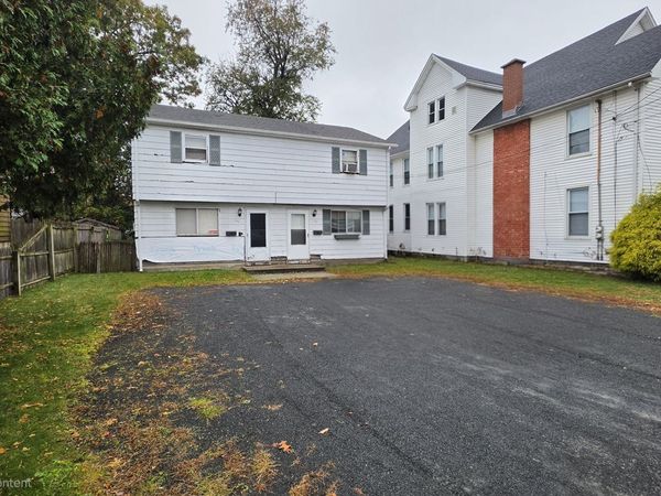 64 Howes, Springfield, MA 01118